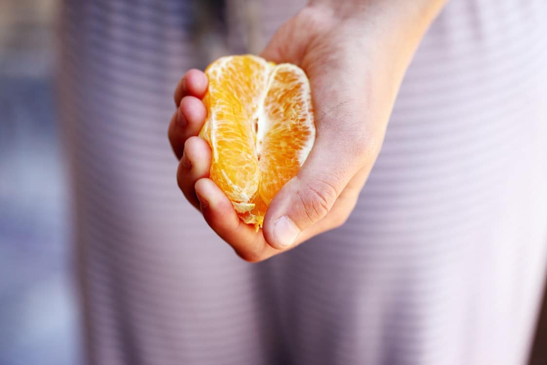 Balancing the Menstrual Cycle: Navigating Follicular and Luteal Phases with Diet and Herbal Remedies