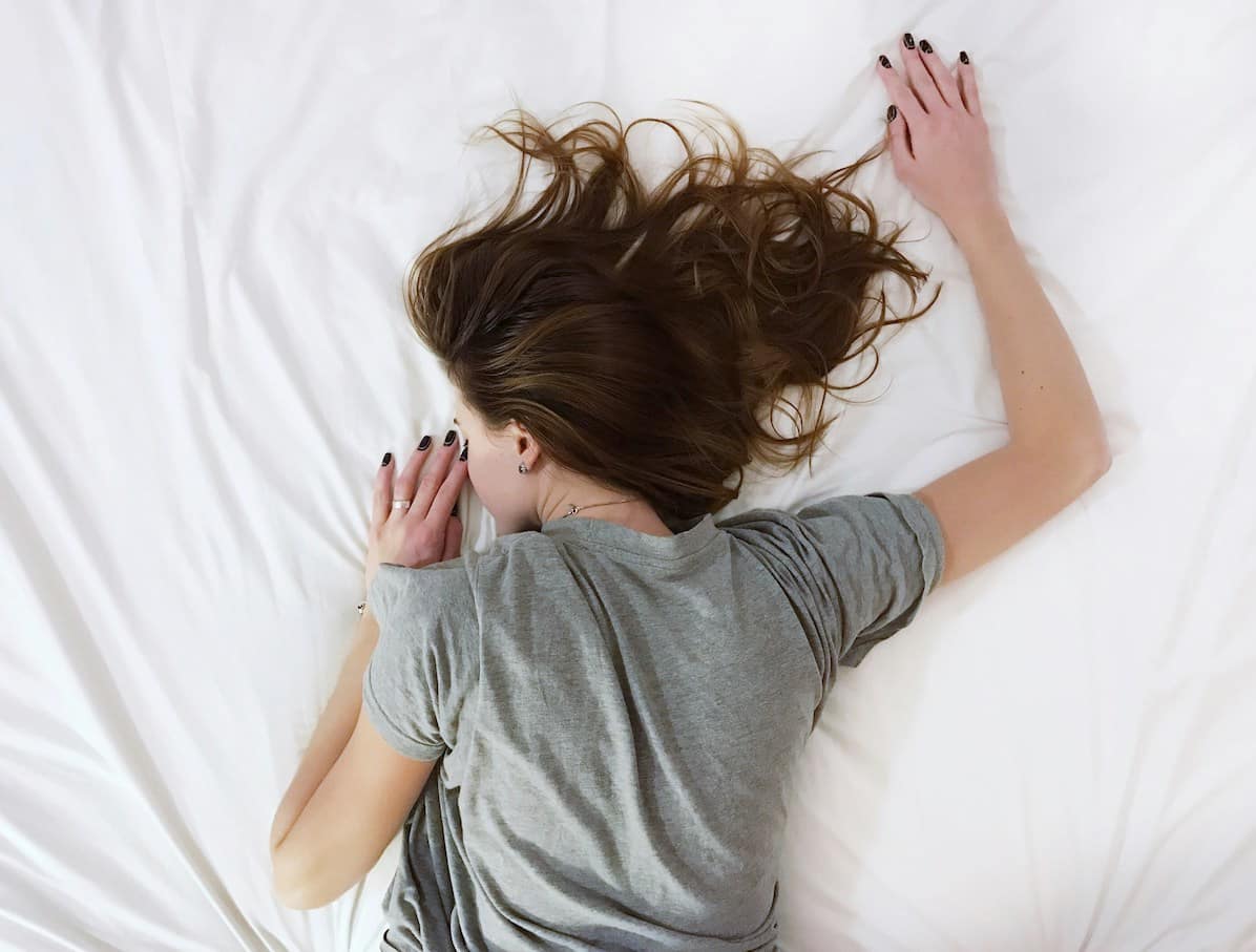 Managing Sleep Issues with Nutrition and Herbal Remedies
